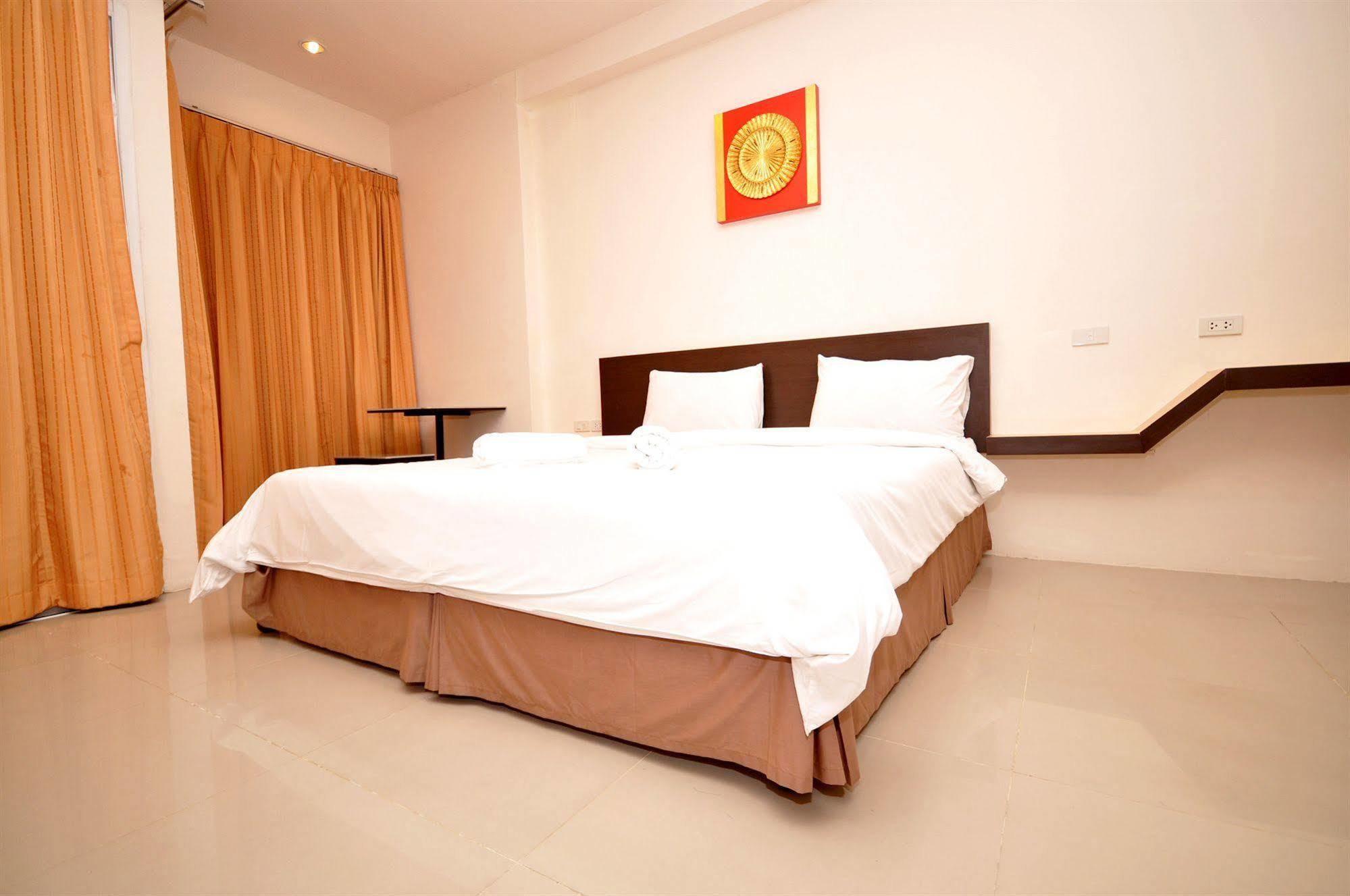 Oyo 792 Omsaga Phuket Hotel Εξωτερικό φωτογραφία